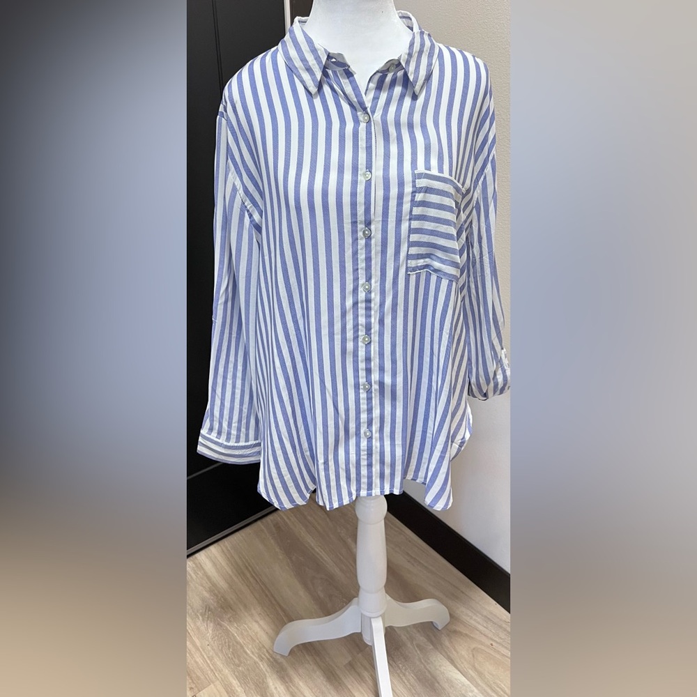 Grand & Green XL Women’s Blue & White Striped Button Up Lightweight - Picture 3 of 7